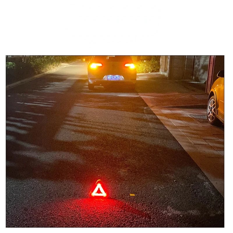 3-IN-1 solar emergency triangle warning light